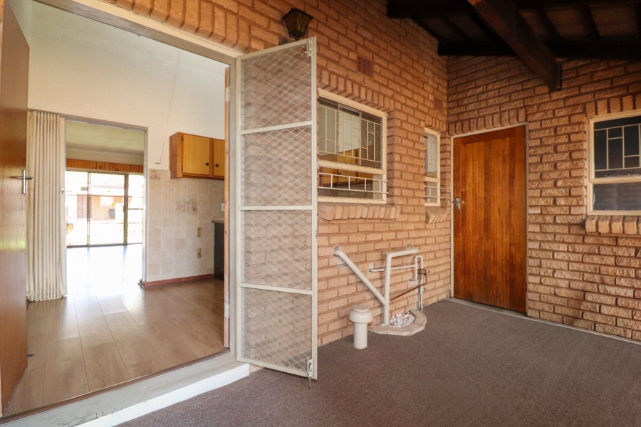 1 Bedroom Property for Sale in Oudorp North West